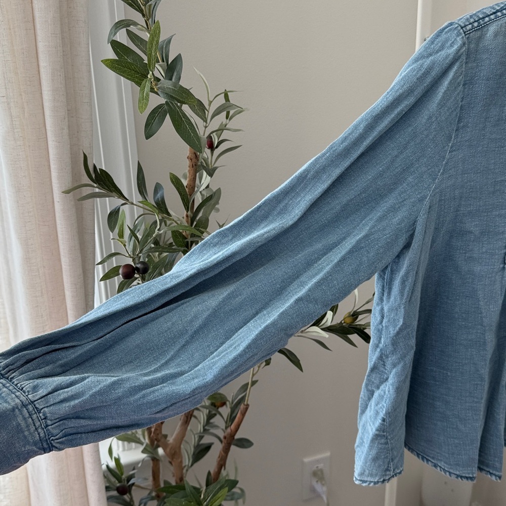Anthropologie Pilcro Denim Pintuck
Button-Front Blouse Size M - Picture 5 of 9